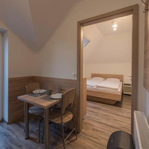 Kikoeto Anna Apartmanok Balatonboglár Exterior foto
